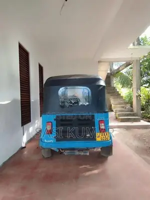 Bajaj RE 2015