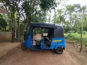 Bajaj RE 2015
