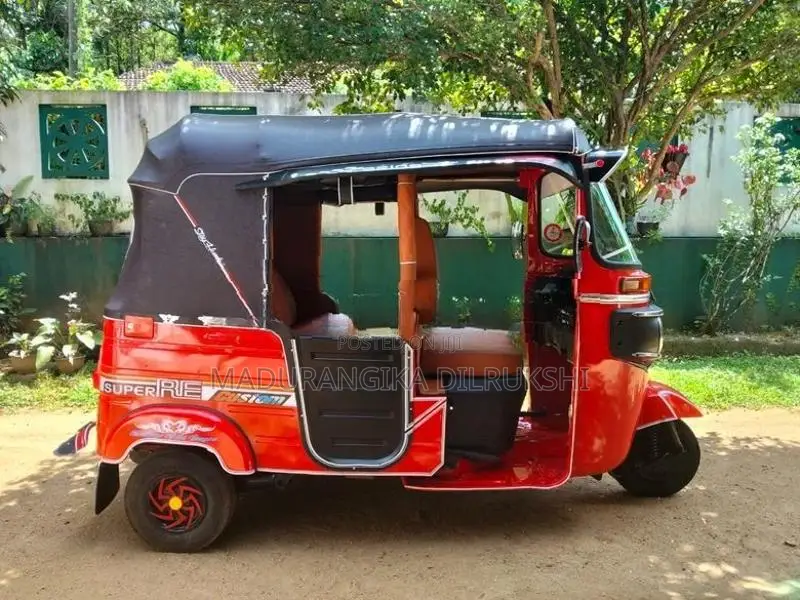 Bajaj RE Three Wheeler 2016