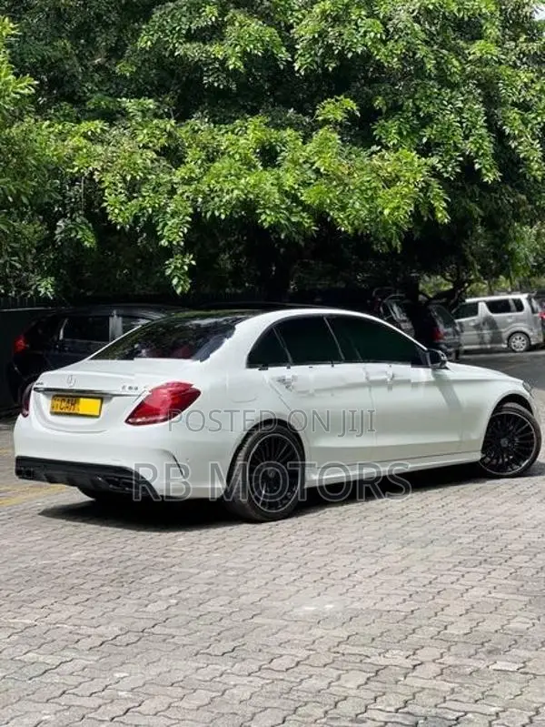 Mercedes Benz C200 AMG Plus 2015