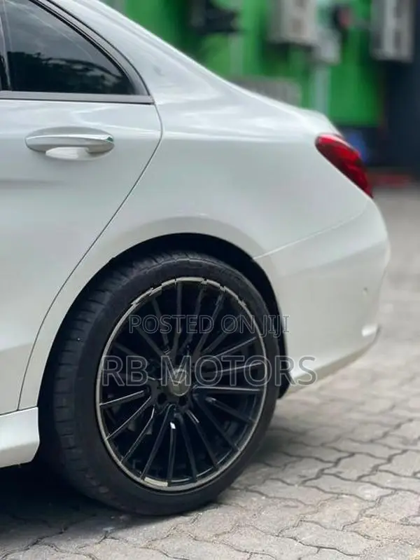 Mercedes Benz C200 AMG Plus 2015