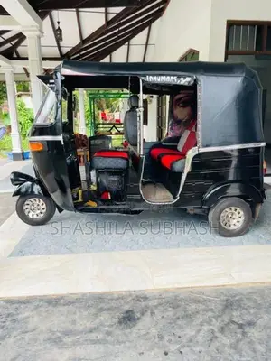 Bajaj RE 2010