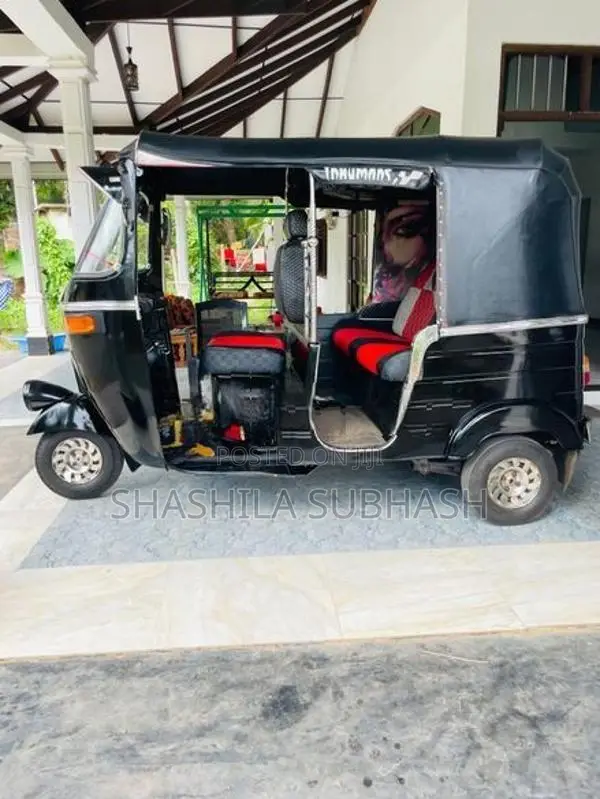 Bajaj RE 2010