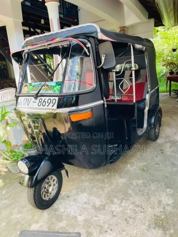 Bajaj RE 2010