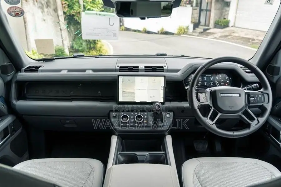 Land Rover Defender P300 Straight Petrol 2025