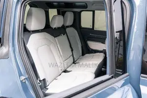 Land Rover Defender P300 Straight Petrol 2025