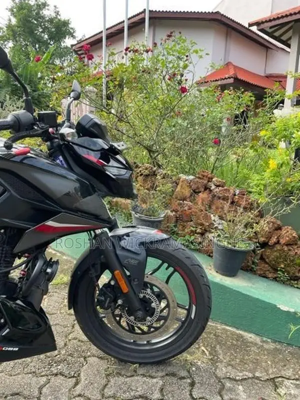 Bajaj Pulsar N160 2025