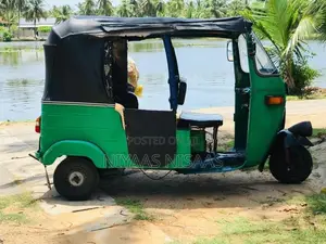 Bajaj RE 2000