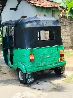Bajaj RE 2000