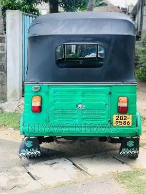 Bajaj RE 2000