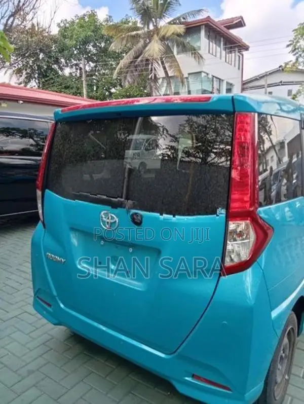 Toyota Roomy X 2023