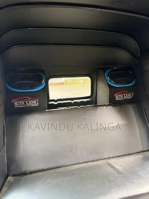 Bajaj RE 2017