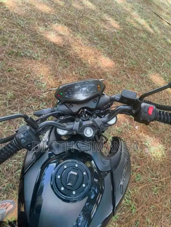 Bajaj Pulsar N160 2025 Motorbike (Used)