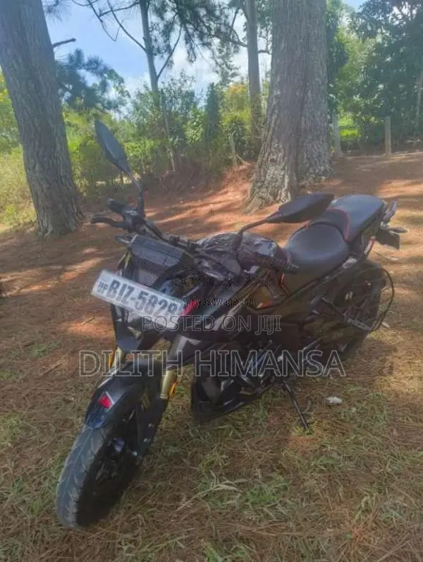 Bajaj Pulsar N160 2025 Motorbike (Used)