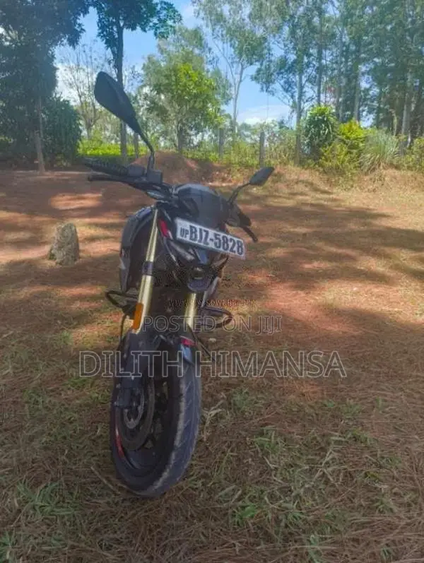 Bajaj Pulsar N160 2025 Motorbike (Used)