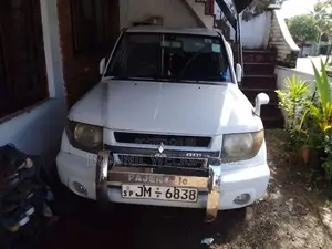 Mitsubishi Pajero IO 2001 SUV (Used)