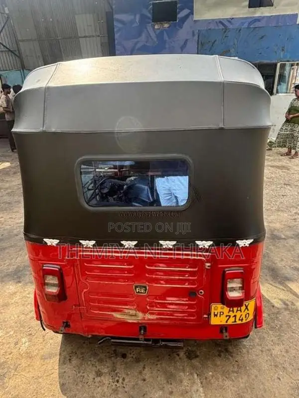 Bajaj 4 Stroke 2015 Three Wheel (Used)