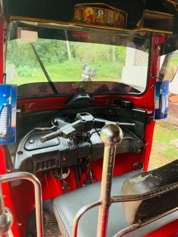 Bajaj 4 Stroke 2014 Three Wheel (Used)
