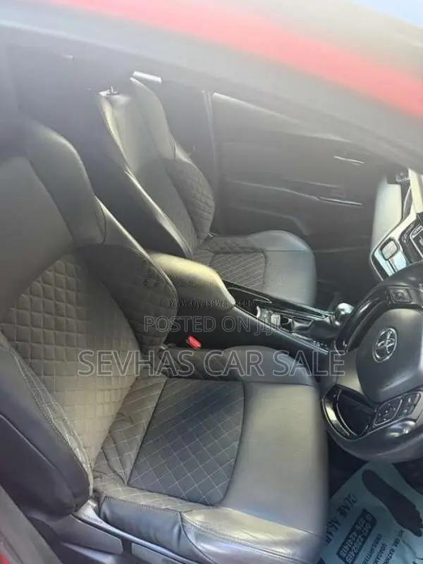 Toyota CHR 2019 SUV (Used)