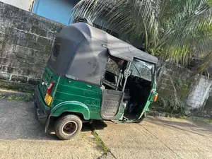 Bajaj 4 stroke 2010 Three Wheel (Used)