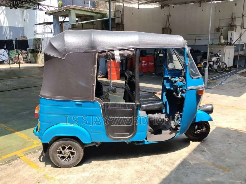 Bajaj RE 4 Stroke 2010 Three Wheel (Used)