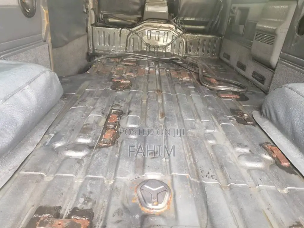 Toyota Dolphin 1993 Van (Used)