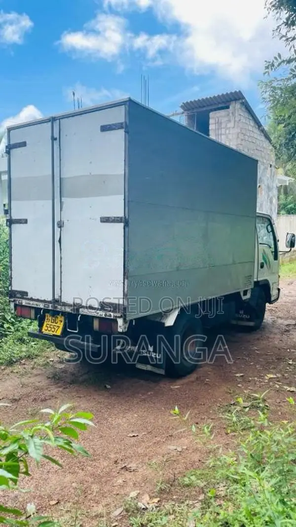 Isuzu ELF 1995 Lorry (Used)