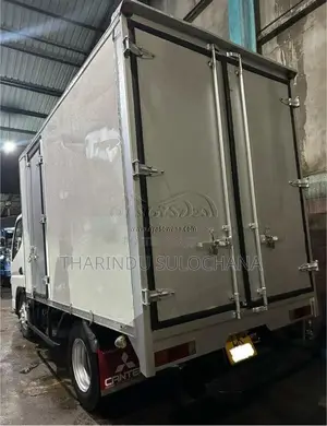 Mitsubishi Canter 10.5 2013 Lorry (Used)