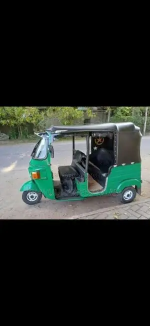 Bajaj 4 Stroke 2011 Three Wheel (Used)