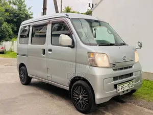 Daihatsu Hijet Cruze 2013 Van (Used)