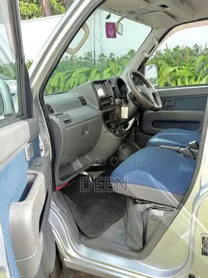 Daihatsu Hijet Cruze 2013 Van (Used)