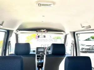 Daihatsu Hijet Cruze 2013 Van (Used)