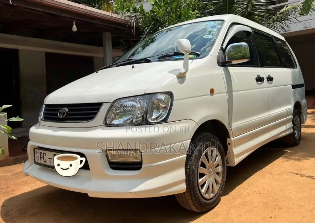 Toyota Noah 2007 Van (Used)