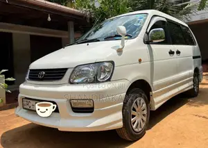 Toyota Noah 2007 Van (Used)