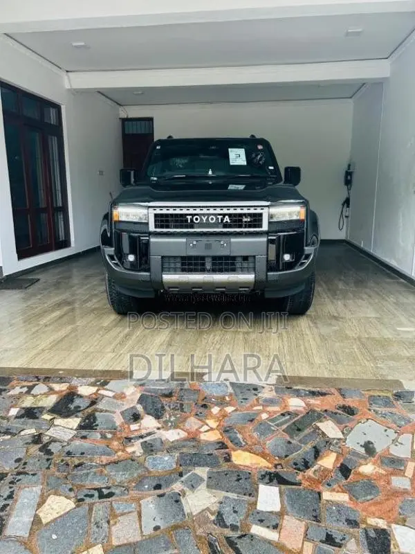 Toyota Land Cruiser Prado 250 VX 2025 SUV (Used)