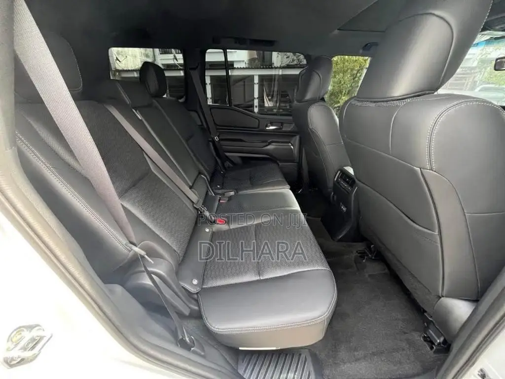 Toyota Land Cruiser Prado 250 VX 2025 SUV (Used)