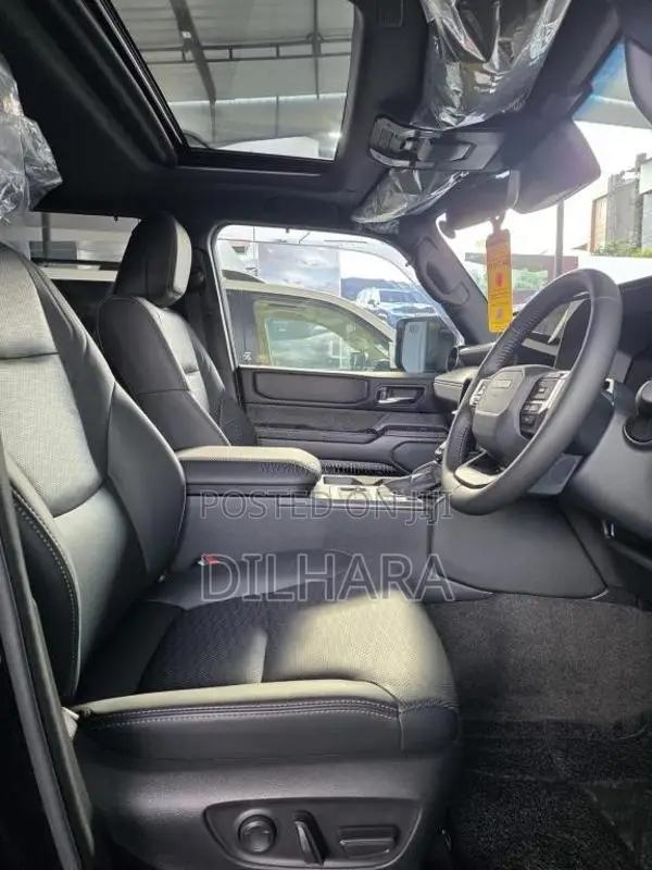 Toyota Land Cruiser Prado 250 VX 2025 SUV (Used)