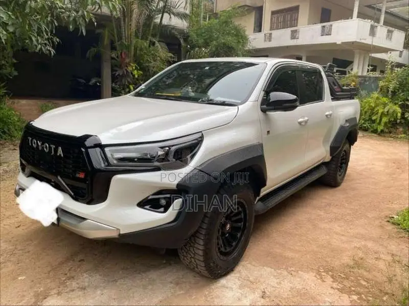 Toyota Hilux 2023 Pickup (Used)
