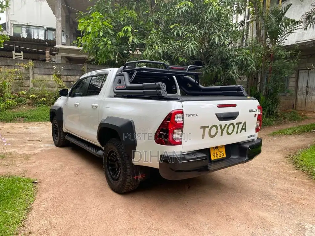 Toyota Hilux 2023 Pickup (Used)
