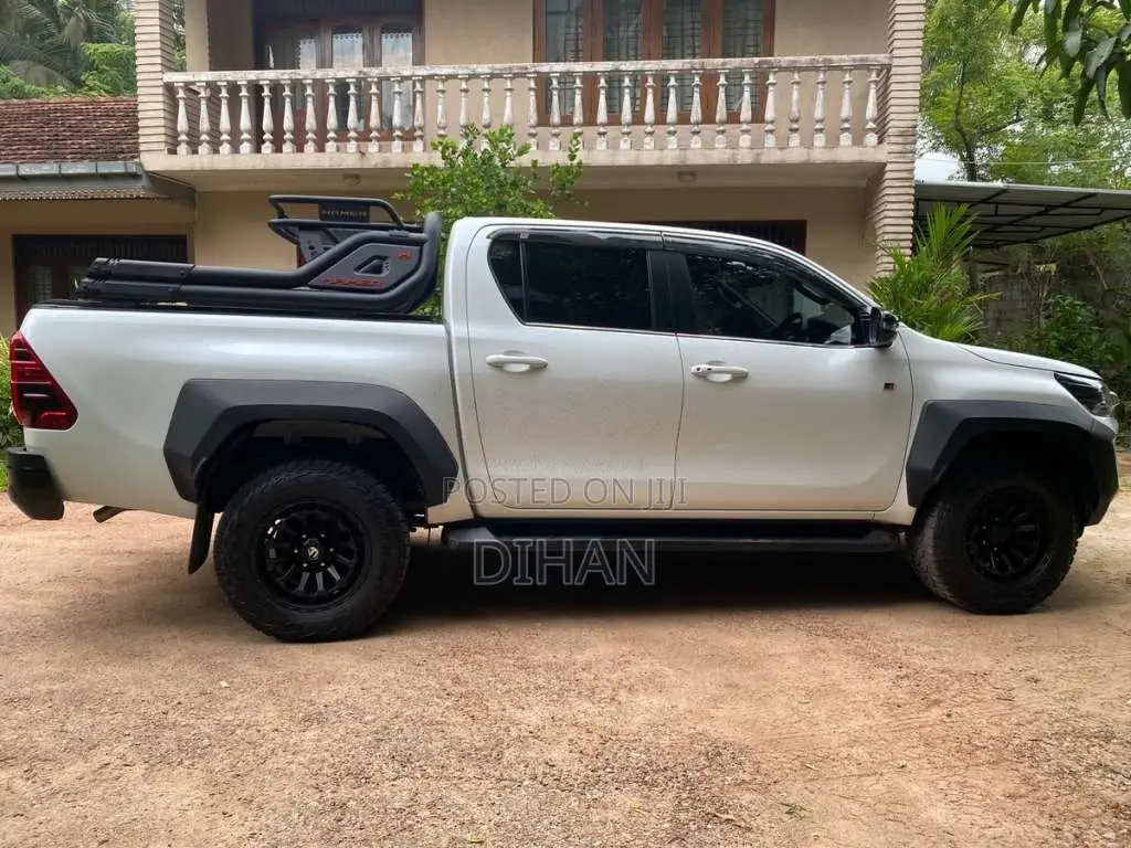 Toyota Hilux 2023 Pickup (Used)