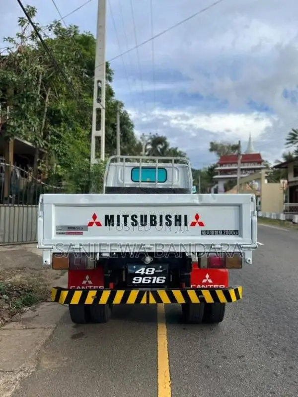 Mitsubishi Cantera 1992 Lorry (Used)