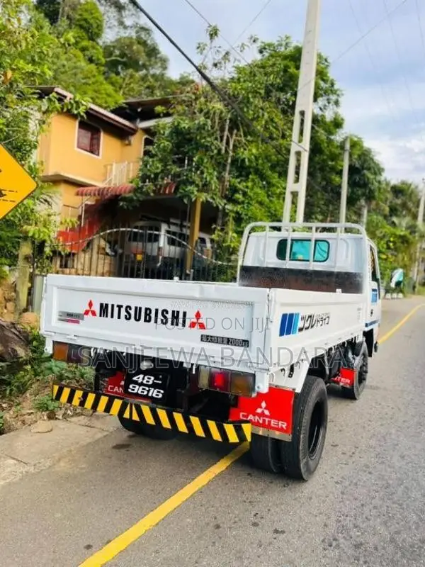 Mitsubishi Cantera 1992 Lorry (Used)