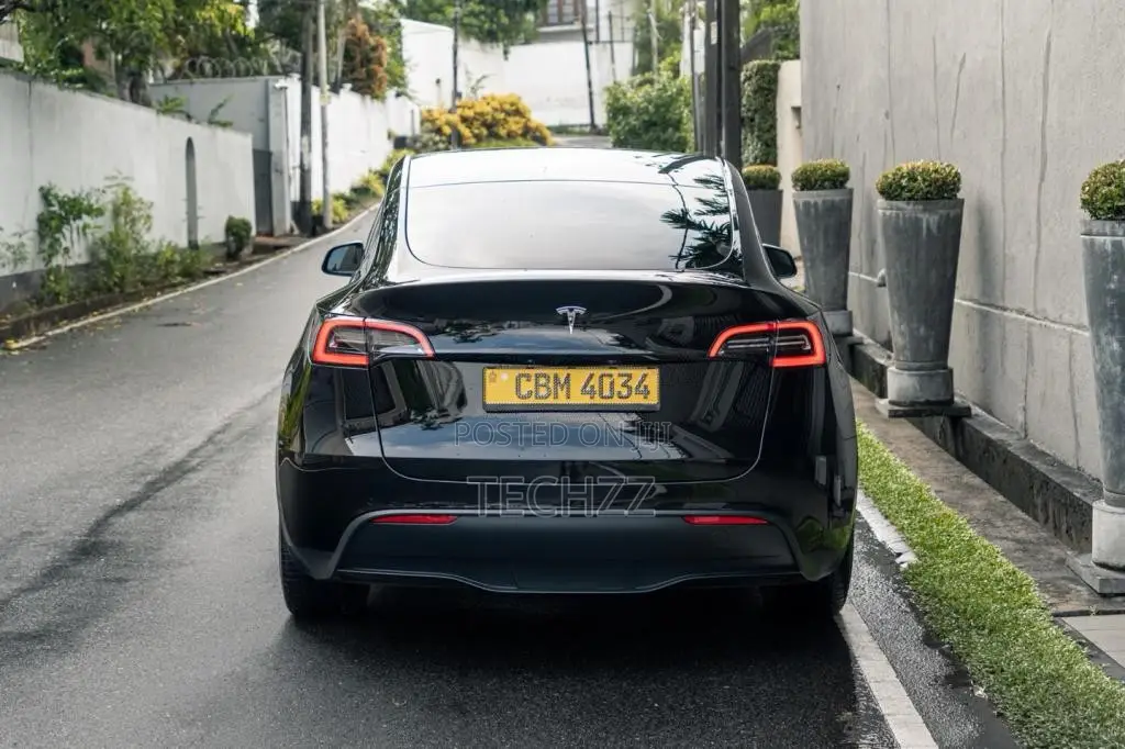 Tesla Model Y 2024 SUV (Used)
