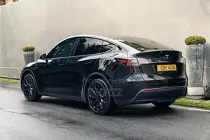 Tesla Model Y 2024 SUV (Used)