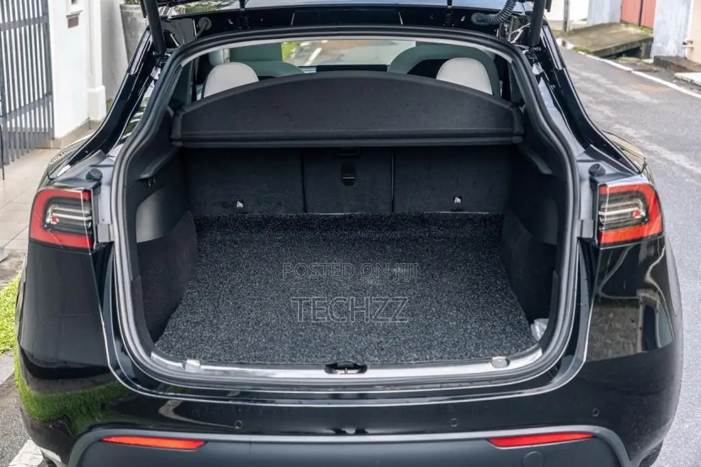 Tesla Model Y 2024 SUV (Used)