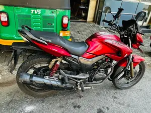 Hero-Honda Hunk 2014 Motorbike (Used)