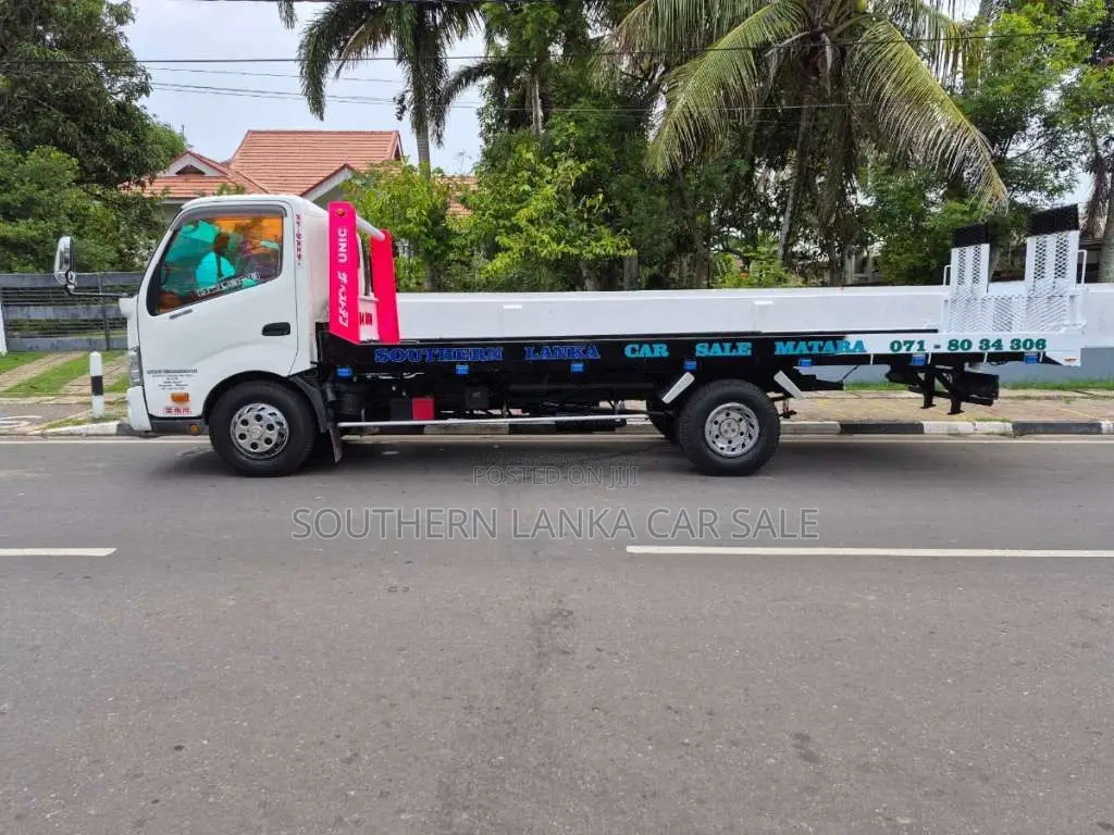 Toyota Carrier 1996 Lorry (Used)