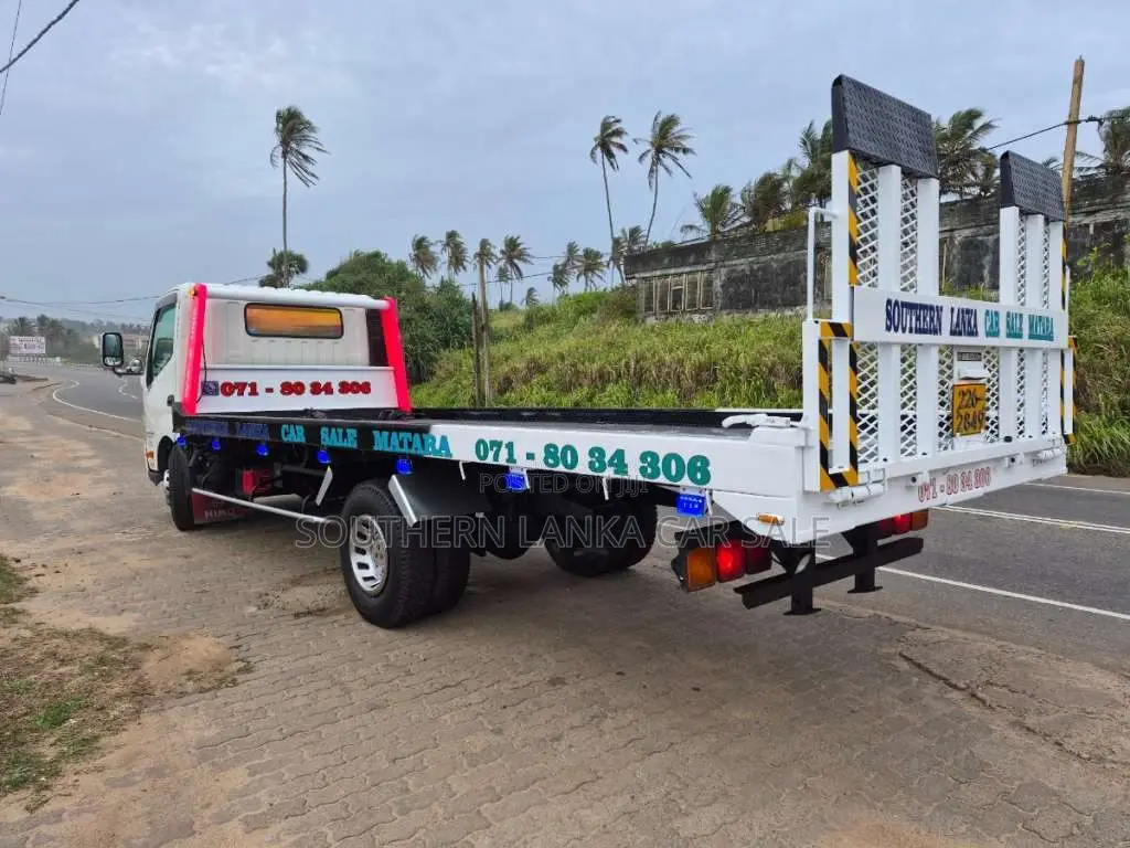 Toyota Carrier 1996 Lorry (Used)