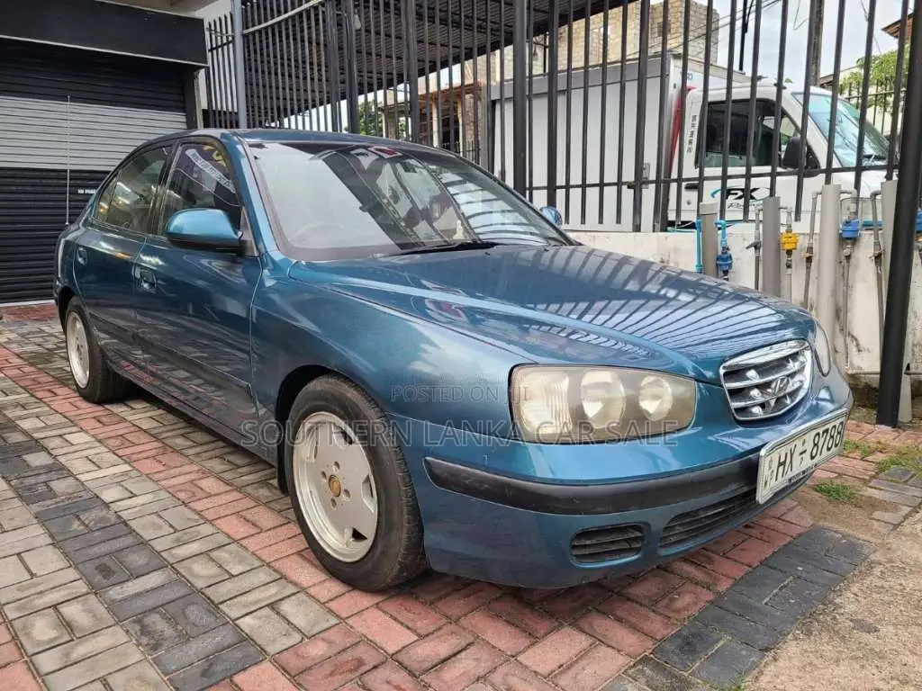 Hyundai Elantra 2000 Car (Used)
