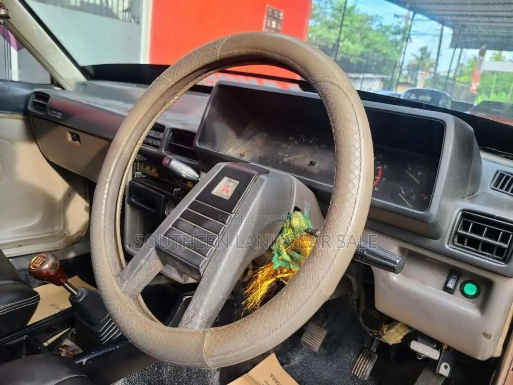 Mitsubishi Lancer Box 1983 Car (Used)